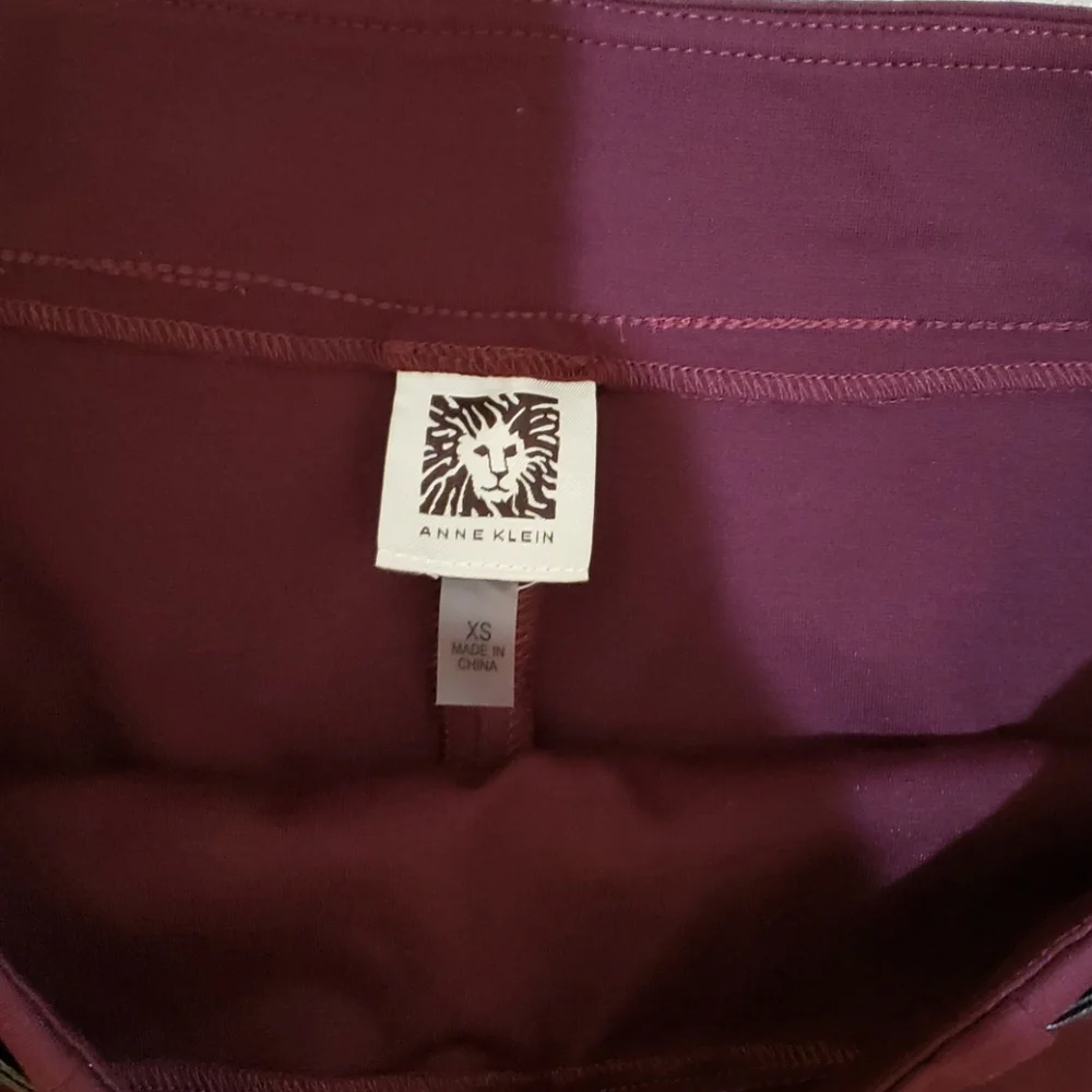 NWT WOMENS PENCIL SKIRTAnne klein maroon s…